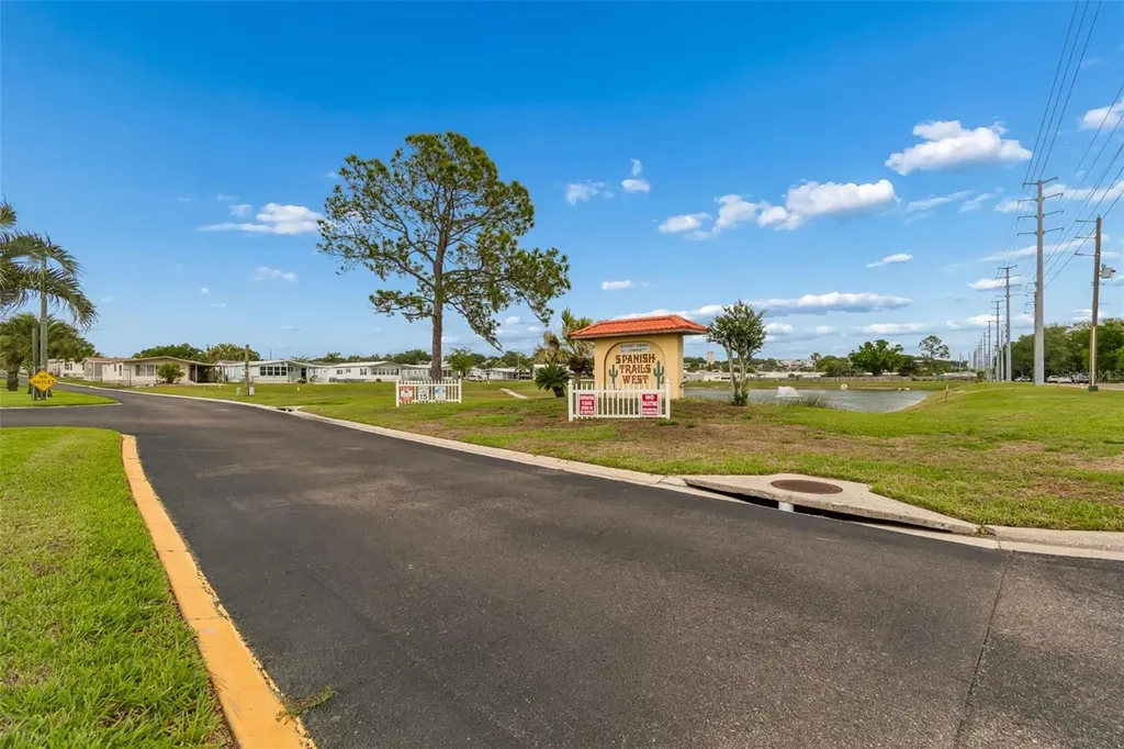 37644 Pinata Avenue Zephyrhills FL 33541
