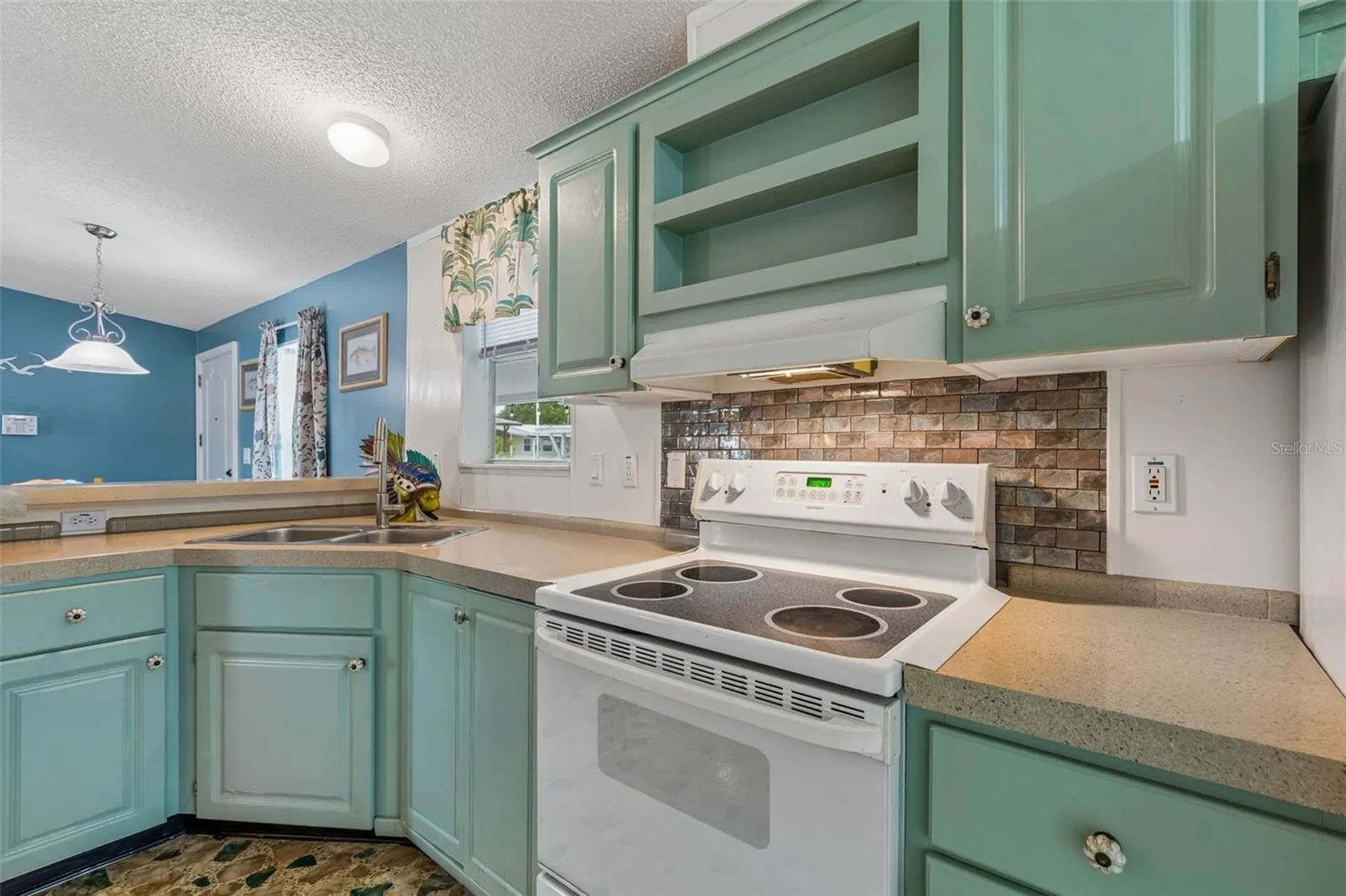 37644 Pinata Avenue Zephyrhills FL 33541