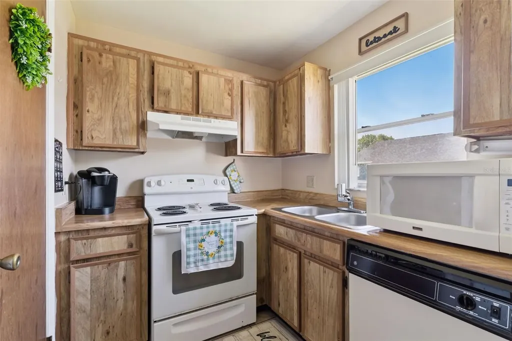 4202 Pershing Pointe Place Orlando FL 32822