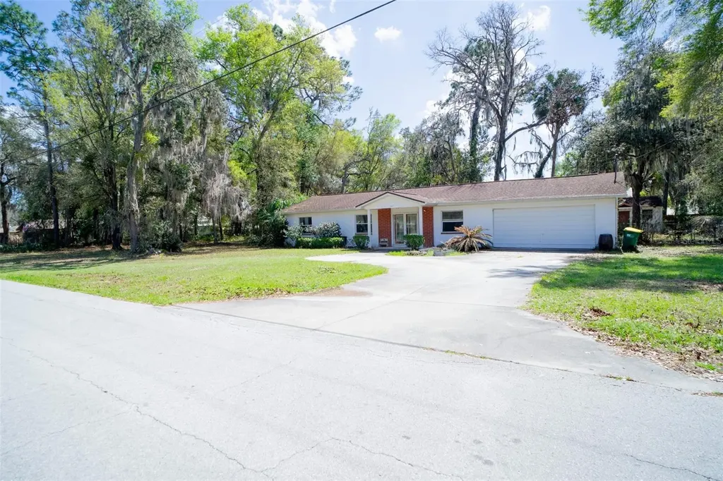 707 Howard Street Inverness FL 34453