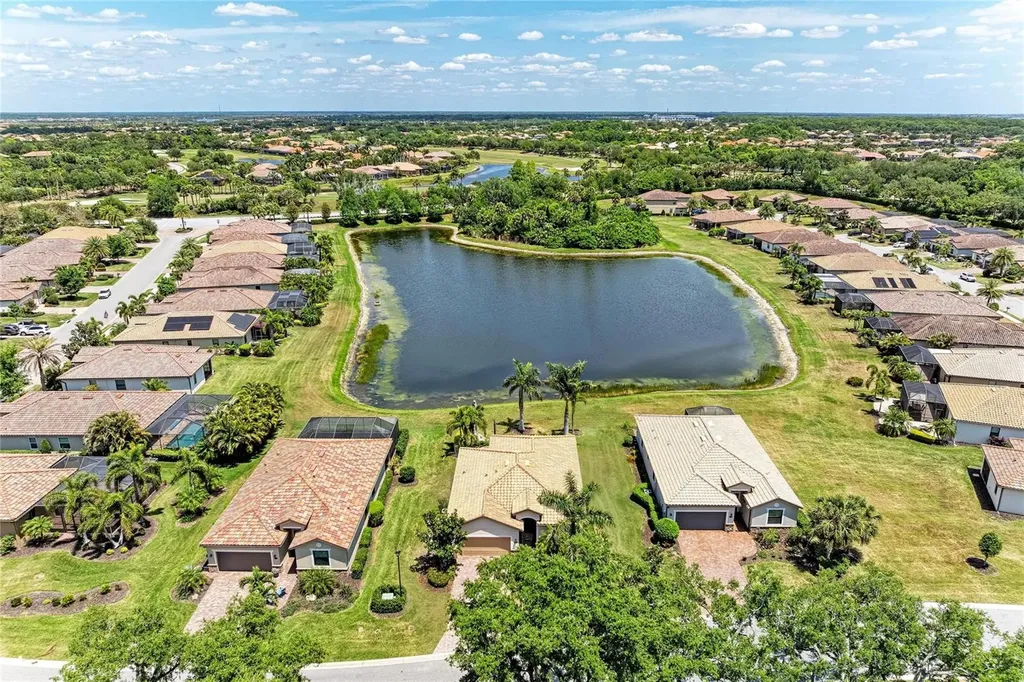 113 Wandering Wetlands Circle Bradenton FL 34212