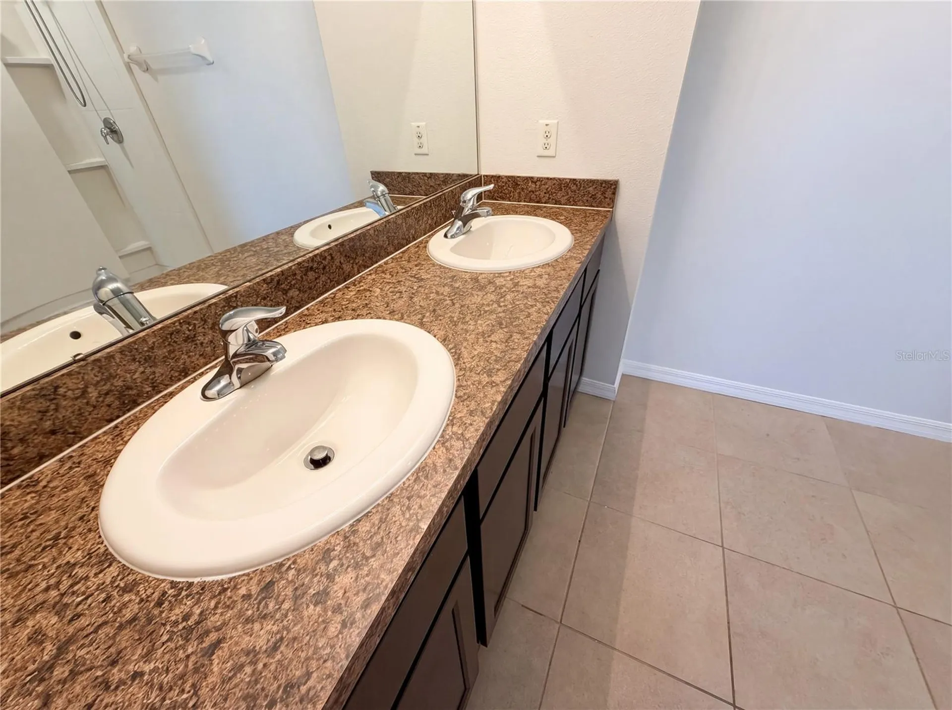10225 Mangrove Well Road Sun City Center FL 33573