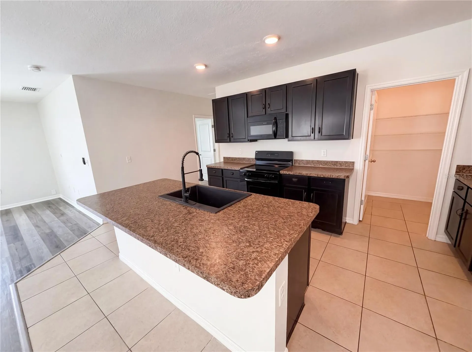 10225 Mangrove Well Road Sun City Center FL 33573