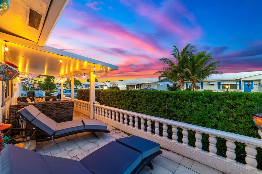 2107 SW 22nd Street Boynton Beach FL 33426
