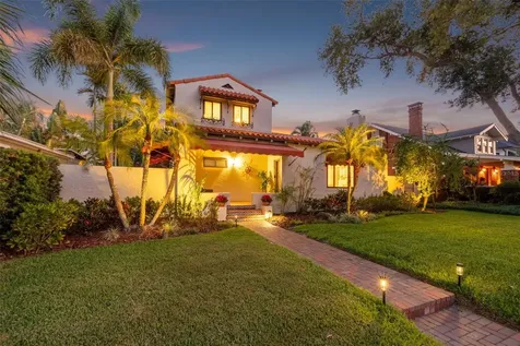 636 15th Avenue NE St Petersburg FL 33704