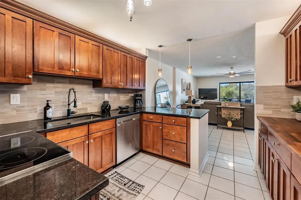 2780 N Riverside Drive Tampa FL 33602