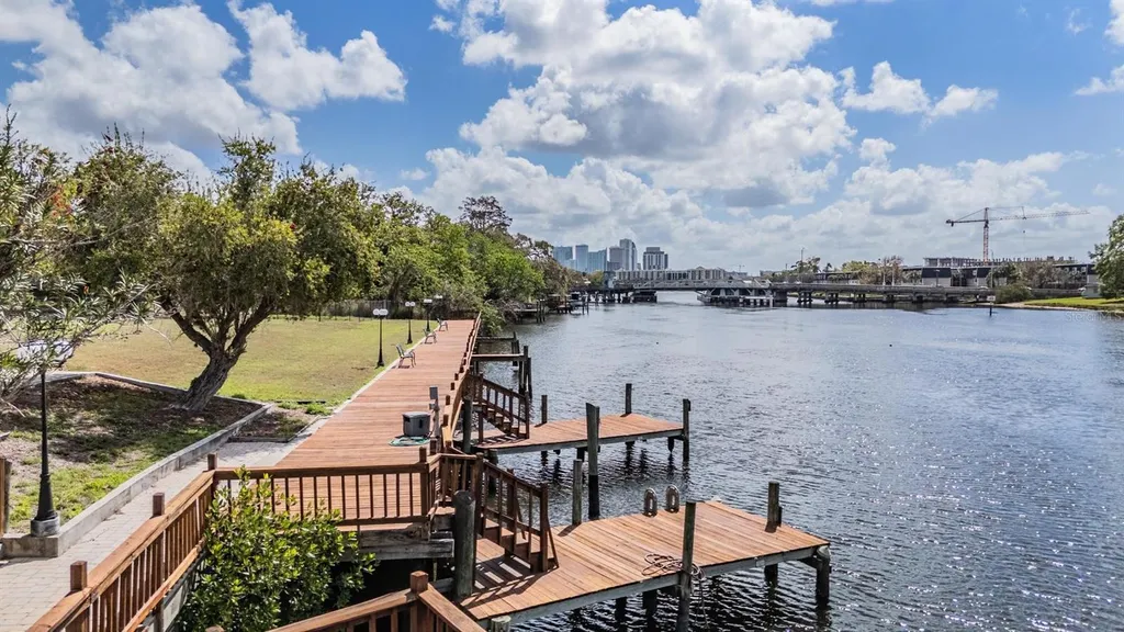 2780 N Riverside Drive Tampa FL 33602
