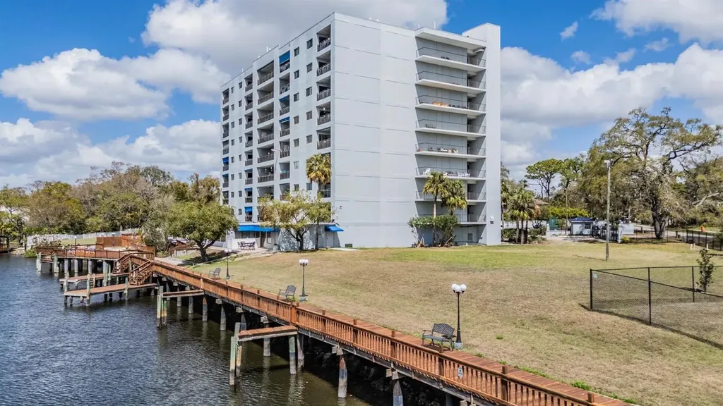 2780 N Riverside Drive Tampa FL 33602