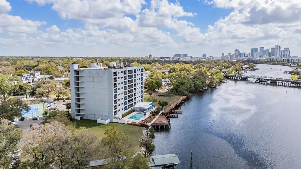 2780 N Riverside Drive Tampa FL 33602