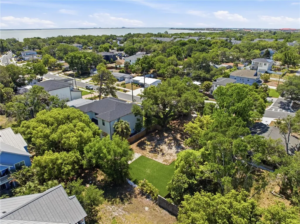 2929 W Averill Avenue Tampa FL 33611
