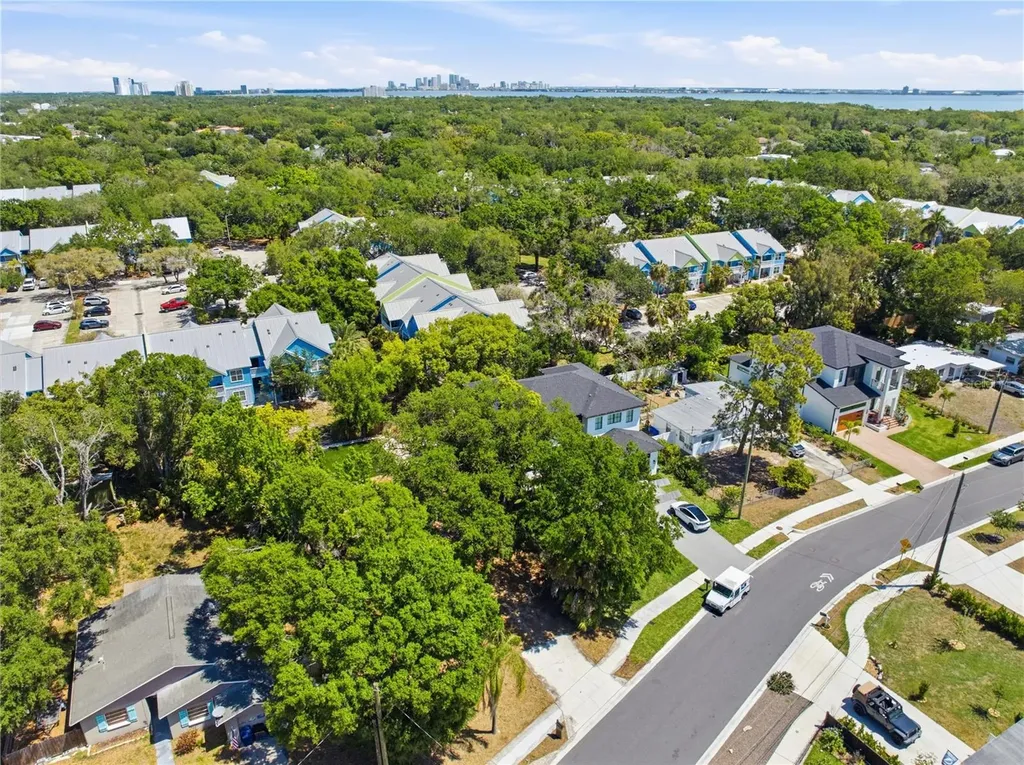 2929 W Averill Avenue Tampa FL 33611