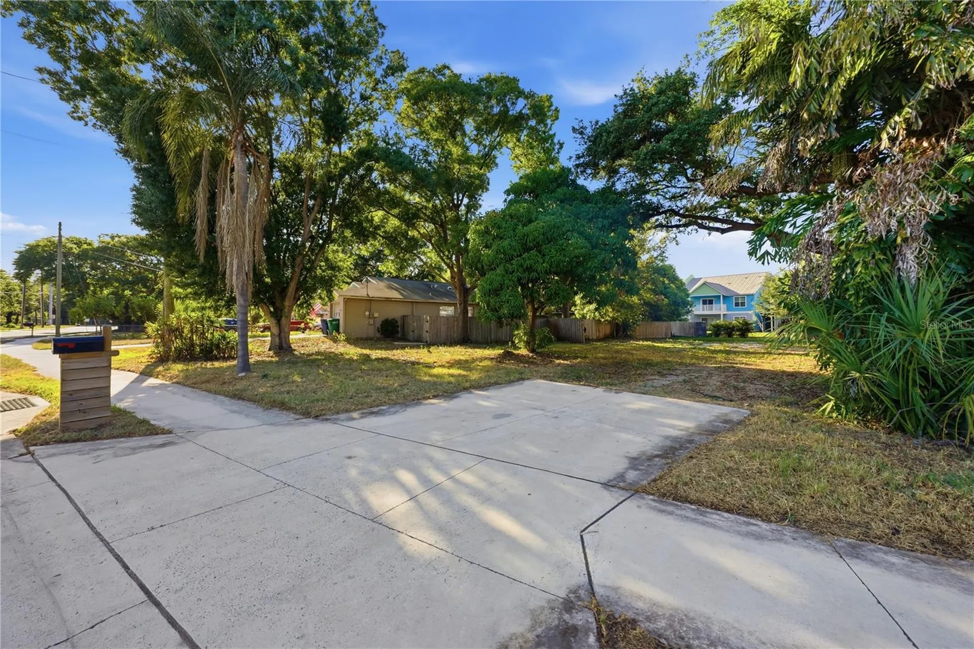 2929 W Averill Avenue Tampa FL 33611