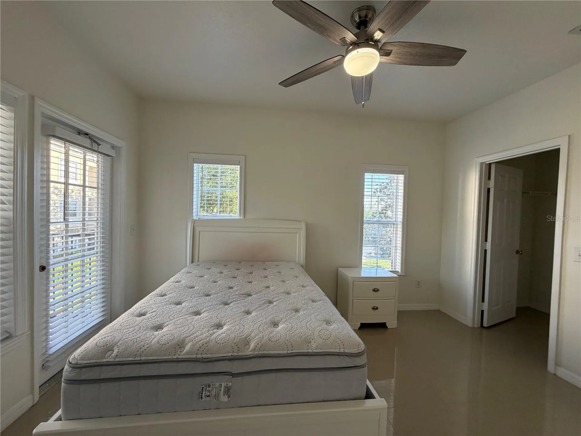 3735 Conroy Road Orlando FL 32839