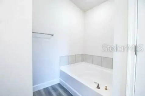 1882 N Roberts Trail Bell FL 32619