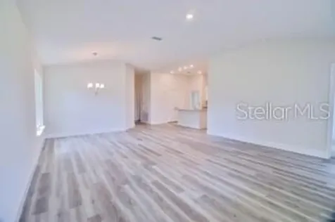 1882 N Roberts Trail Bell FL 32619
