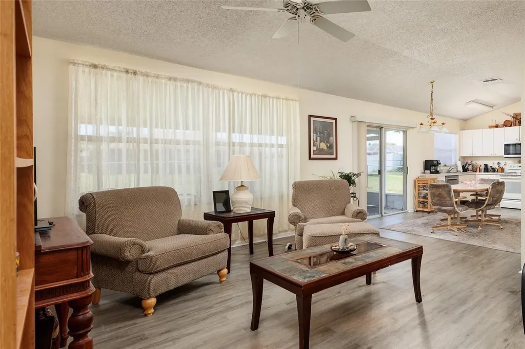 6201 61st Court E Palmetto FL 34221