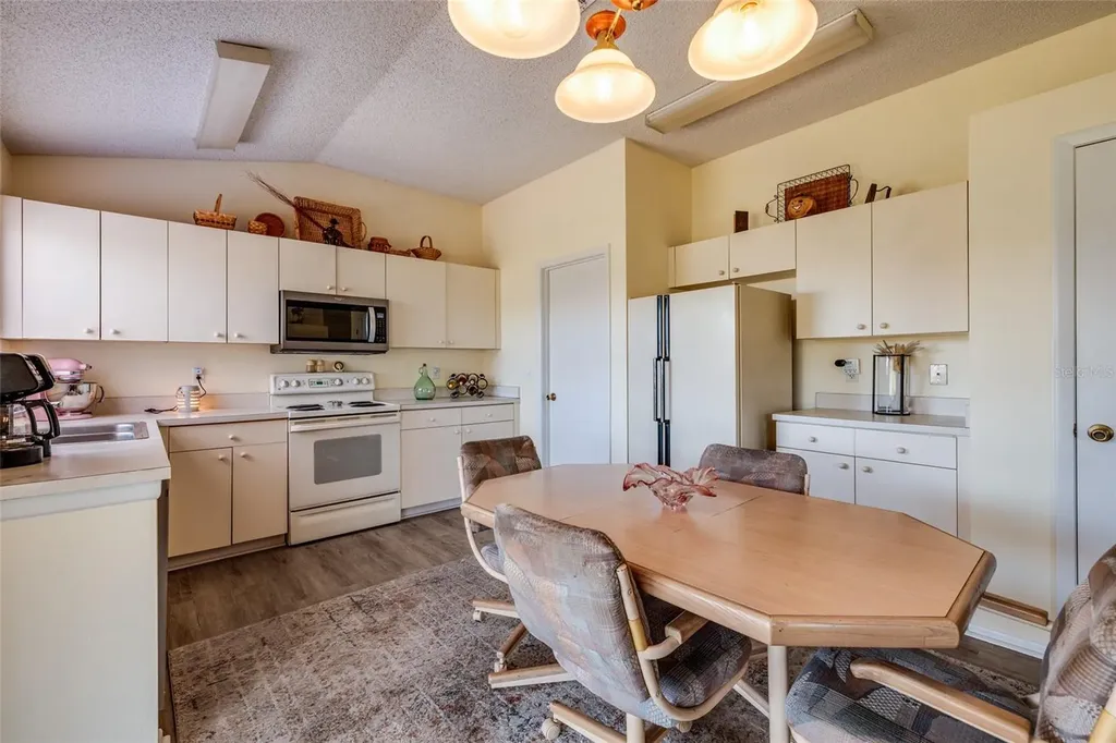 6201 61st Court E Palmetto FL 34221