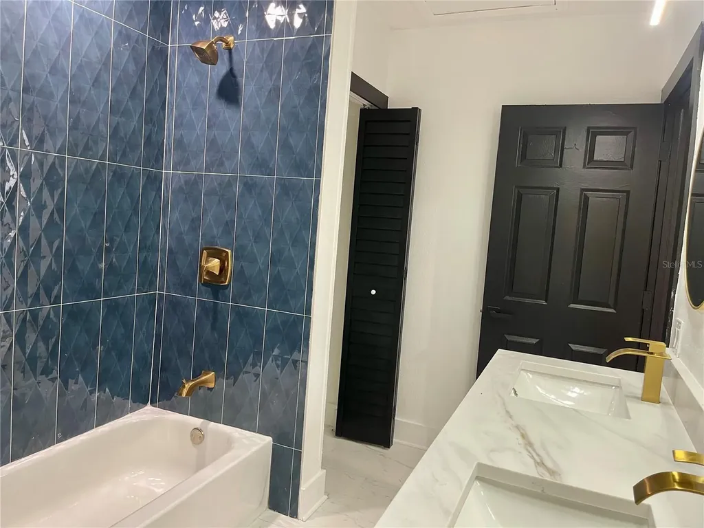 2118 S Venus Street Tampa FL 33629