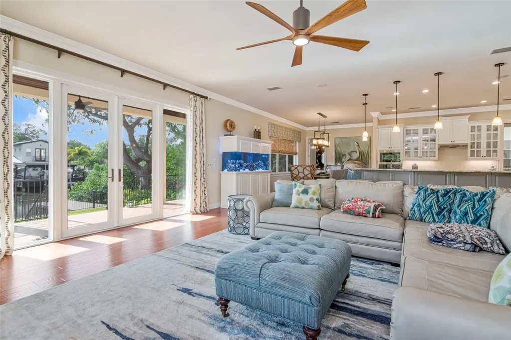 2212 S Occident Street Tampa FL 33629