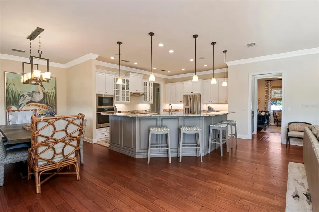 2212 S Occident Street Tampa FL 33629
