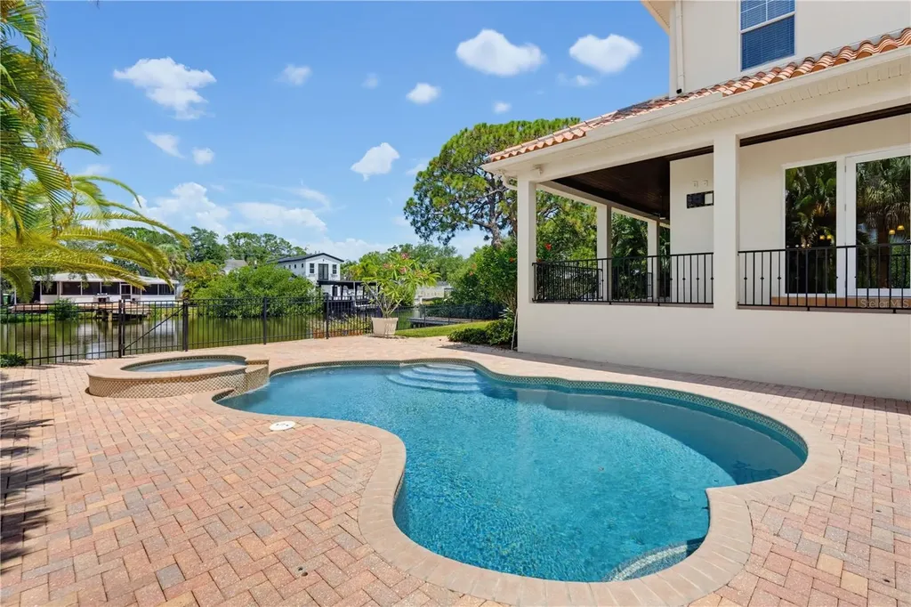 2212 S Occident Street Tampa FL 33629