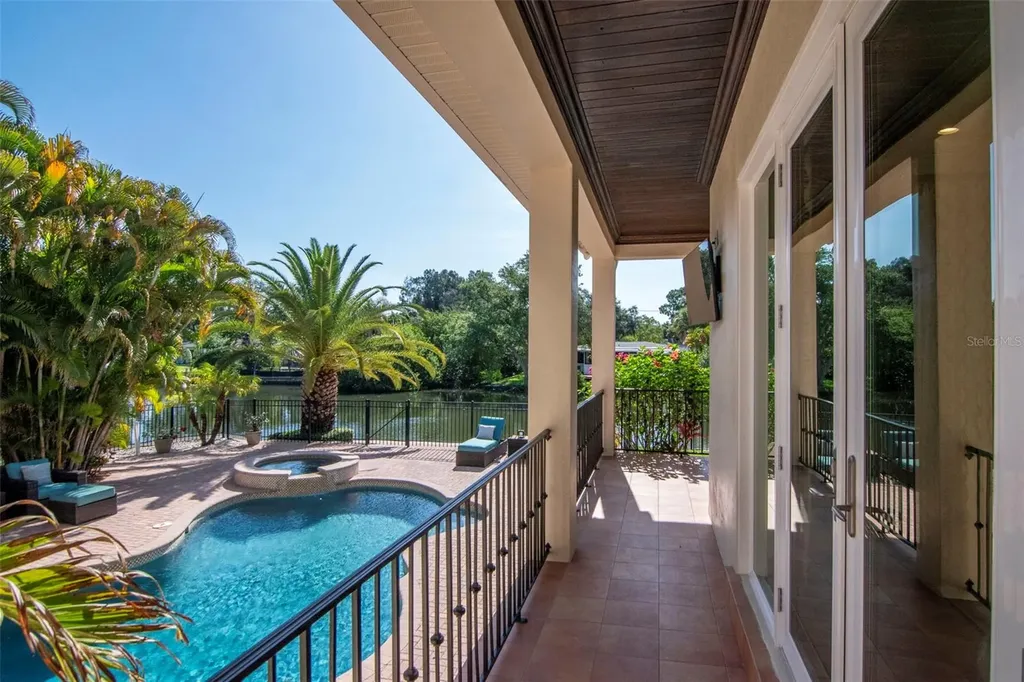 2212 S Occident Street Tampa FL 33629
