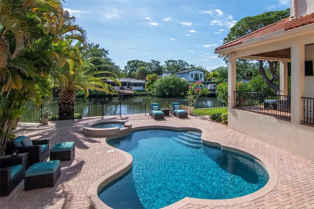 2212 S Occident Street Tampa FL 33629