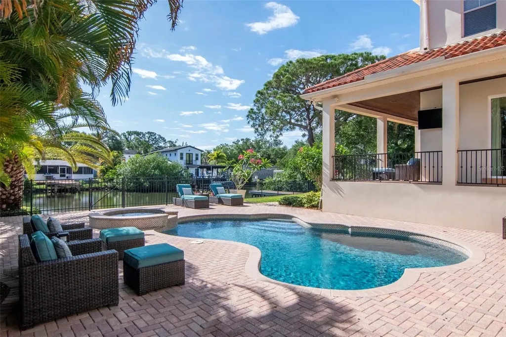 2212 S Occident Street Tampa FL 33629
