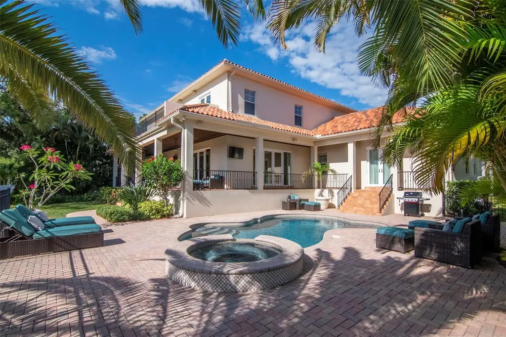 2212 S Occident Street Tampa FL 33629