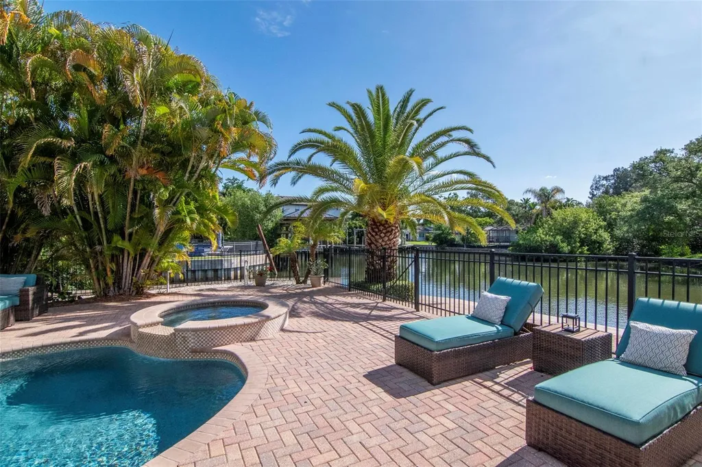 2212 S Occident Street Tampa FL 33629