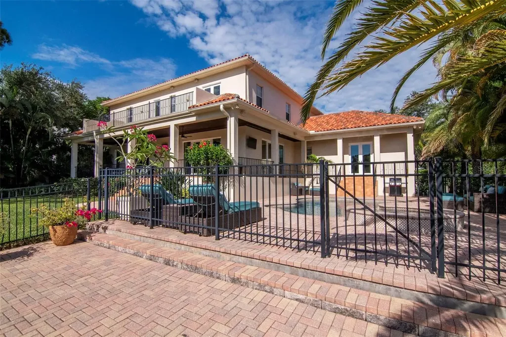 2212 S Occident Street Tampa FL 33629
