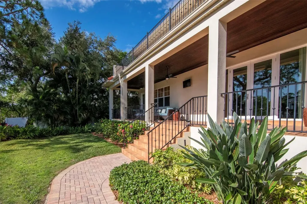 2212 S Occident Street Tampa FL 33629