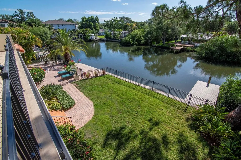 2212 S Occident Street Tampa FL 33629