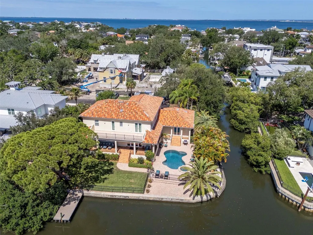 2212 S Occident Street Tampa FL 33629