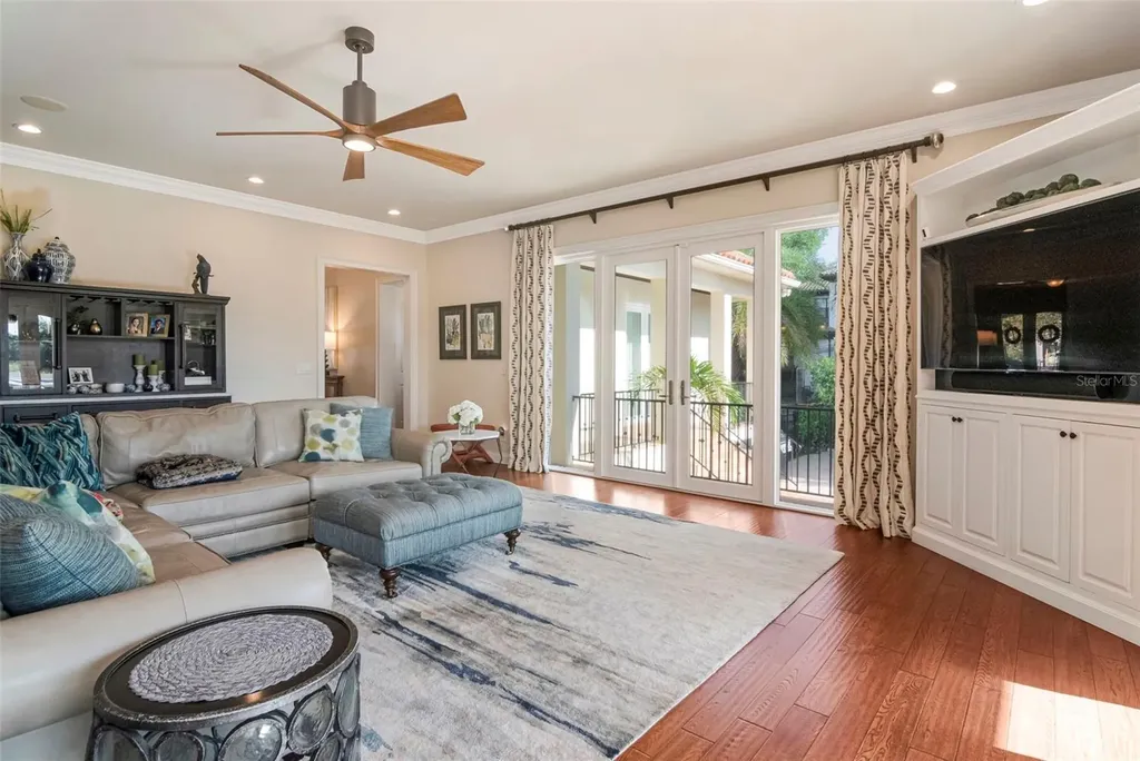 2212 S Occident Street Tampa FL 33629