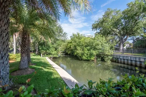 2212 S Occident Street Tampa FL 33629