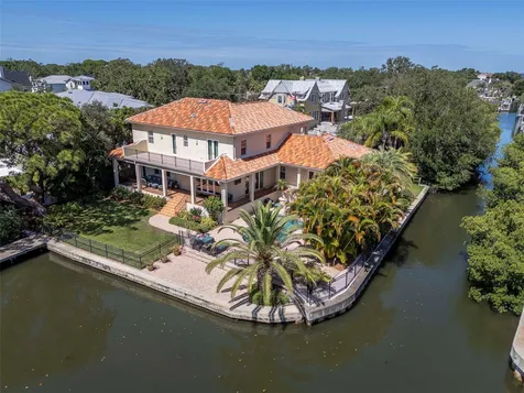 2212 S Occident Street Tampa FL 33629