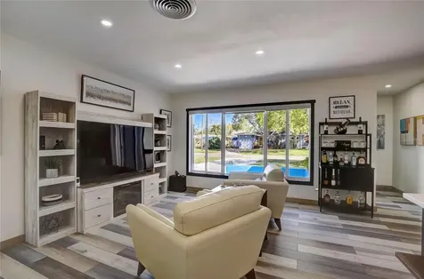 5428 7th Avenue N St Petersburg FL 33710