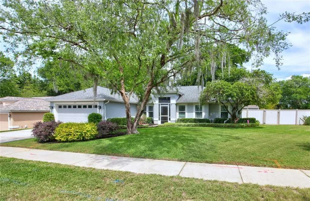 301 Oak Leaf Circle Lake Mary FL 32746