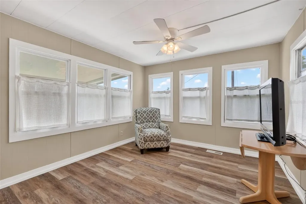 465 Marina Lane Tavares FL 32778