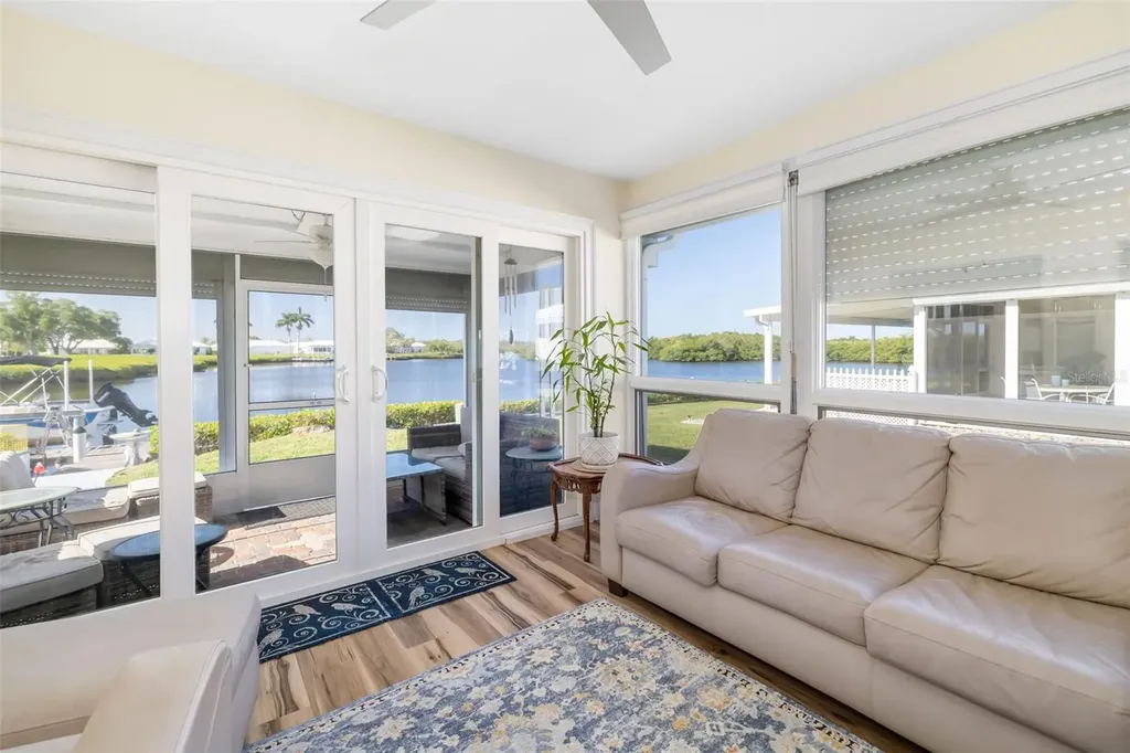 3910 Joyce Drive Bradenton FL 34208