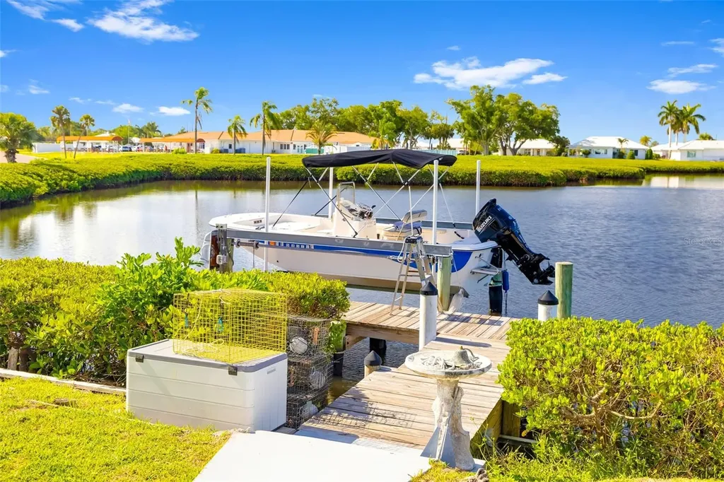 3910 Joyce Drive Bradenton FL 34208