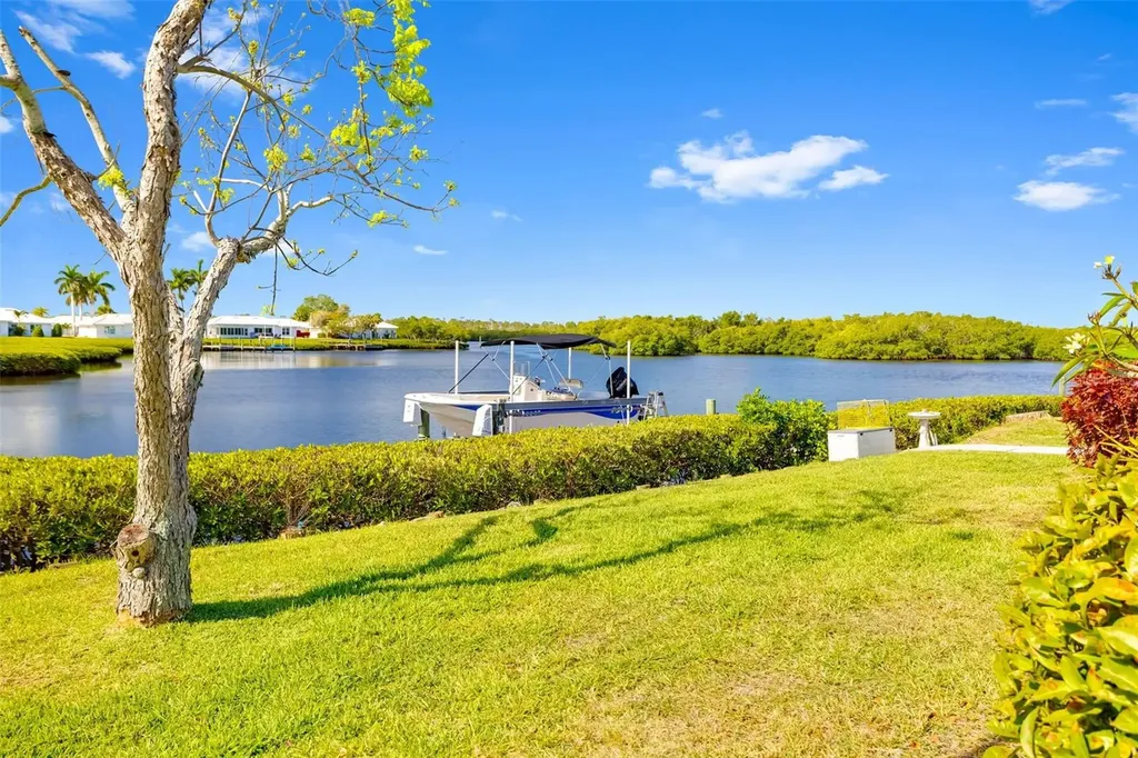 3910 Joyce Drive Bradenton FL 34208