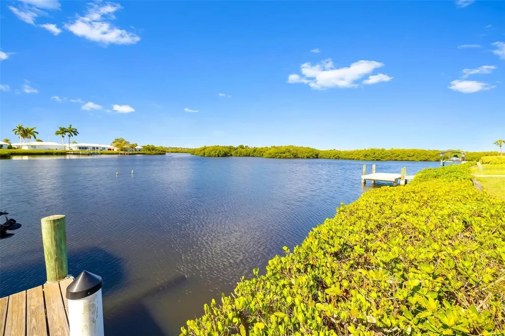 3910 Joyce Drive Bradenton FL 34208