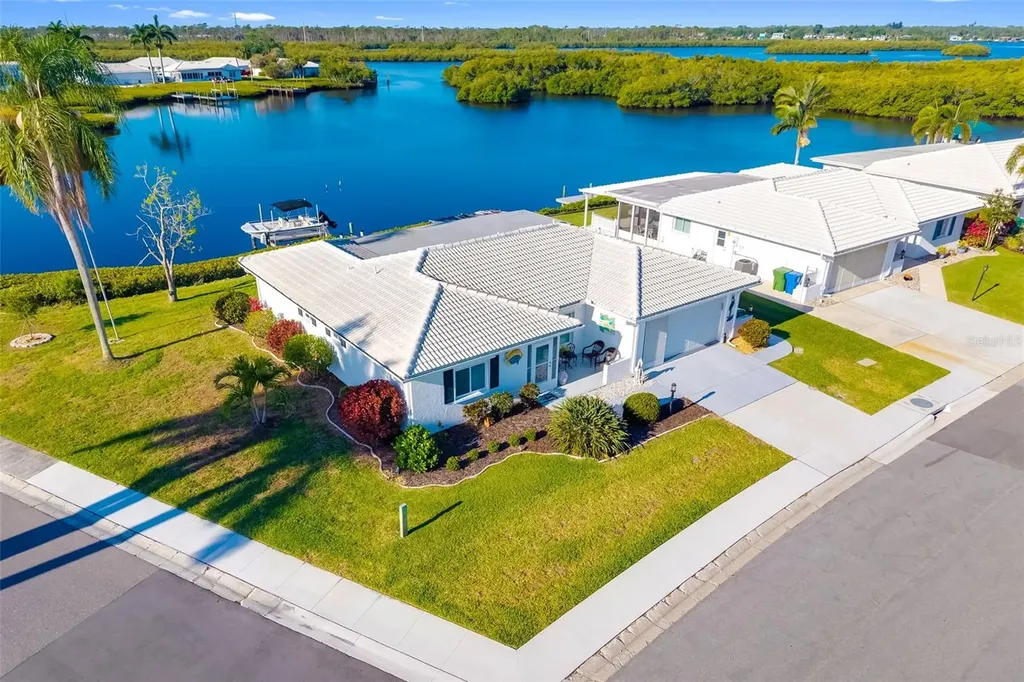 3910 Joyce Drive Bradenton FL 34208