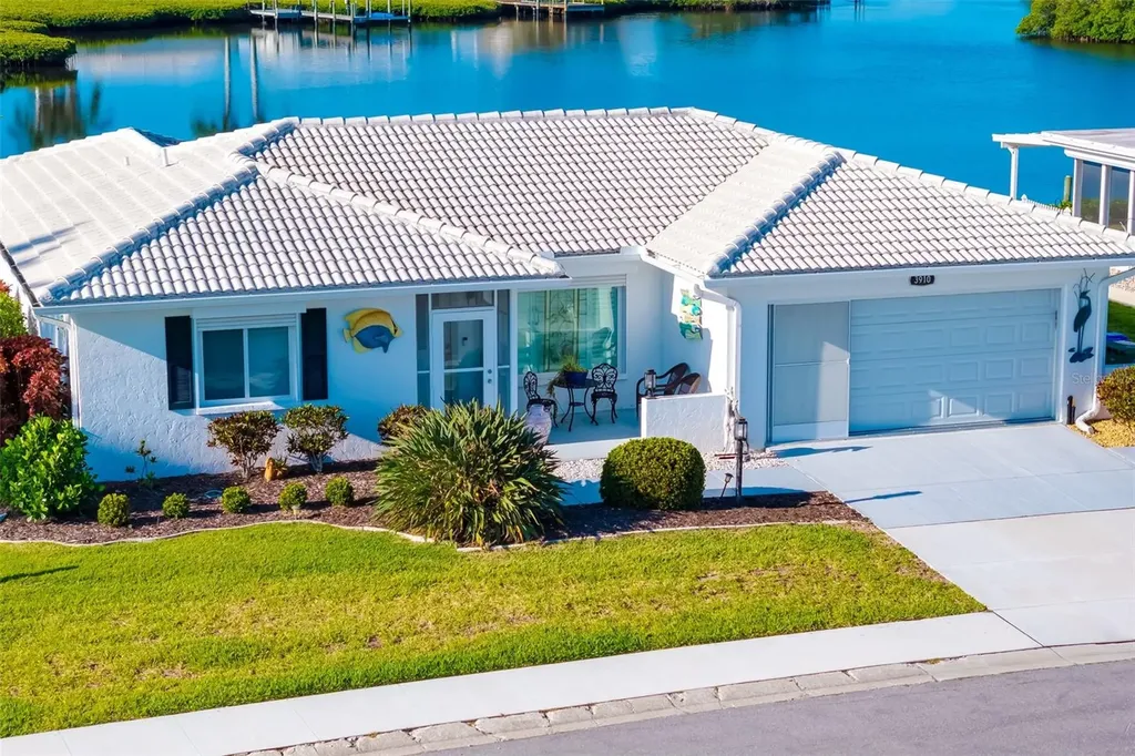 3910 Joyce Drive Bradenton FL 34208