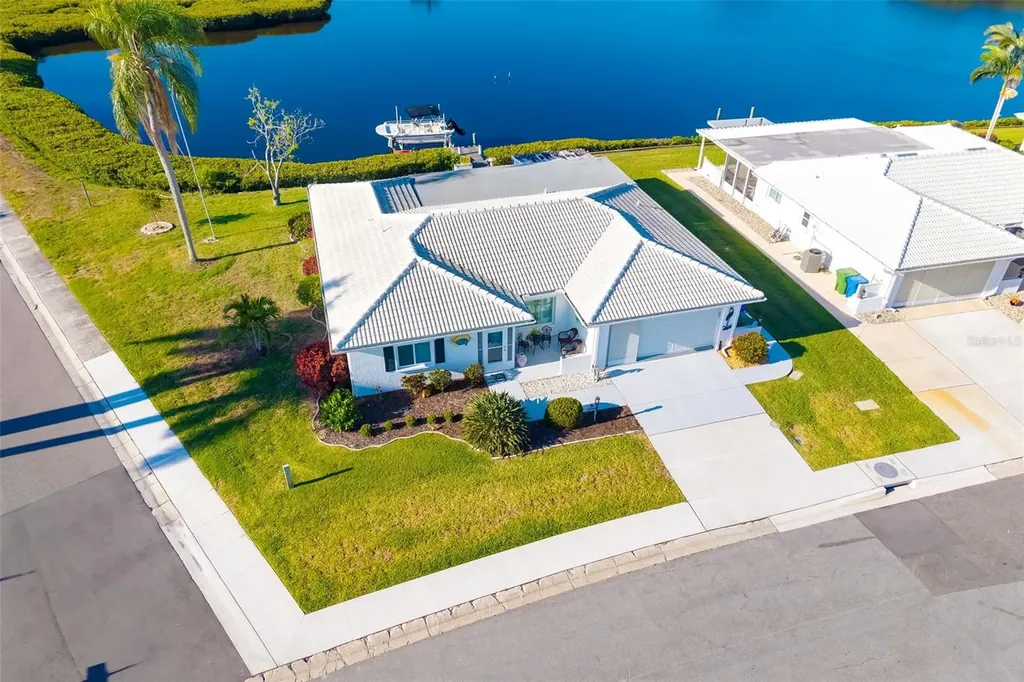 3910 Joyce Drive Bradenton FL 34208