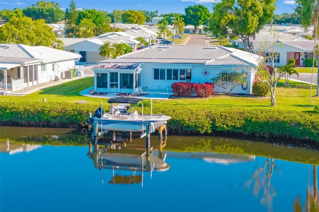 3910 Joyce Drive Bradenton FL 34208