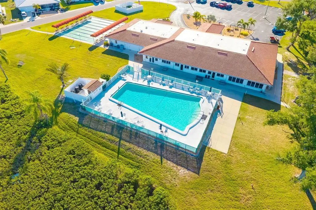 3910 Joyce Drive Bradenton FL 34208