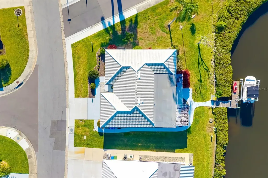3910 Joyce Drive Bradenton FL 34208